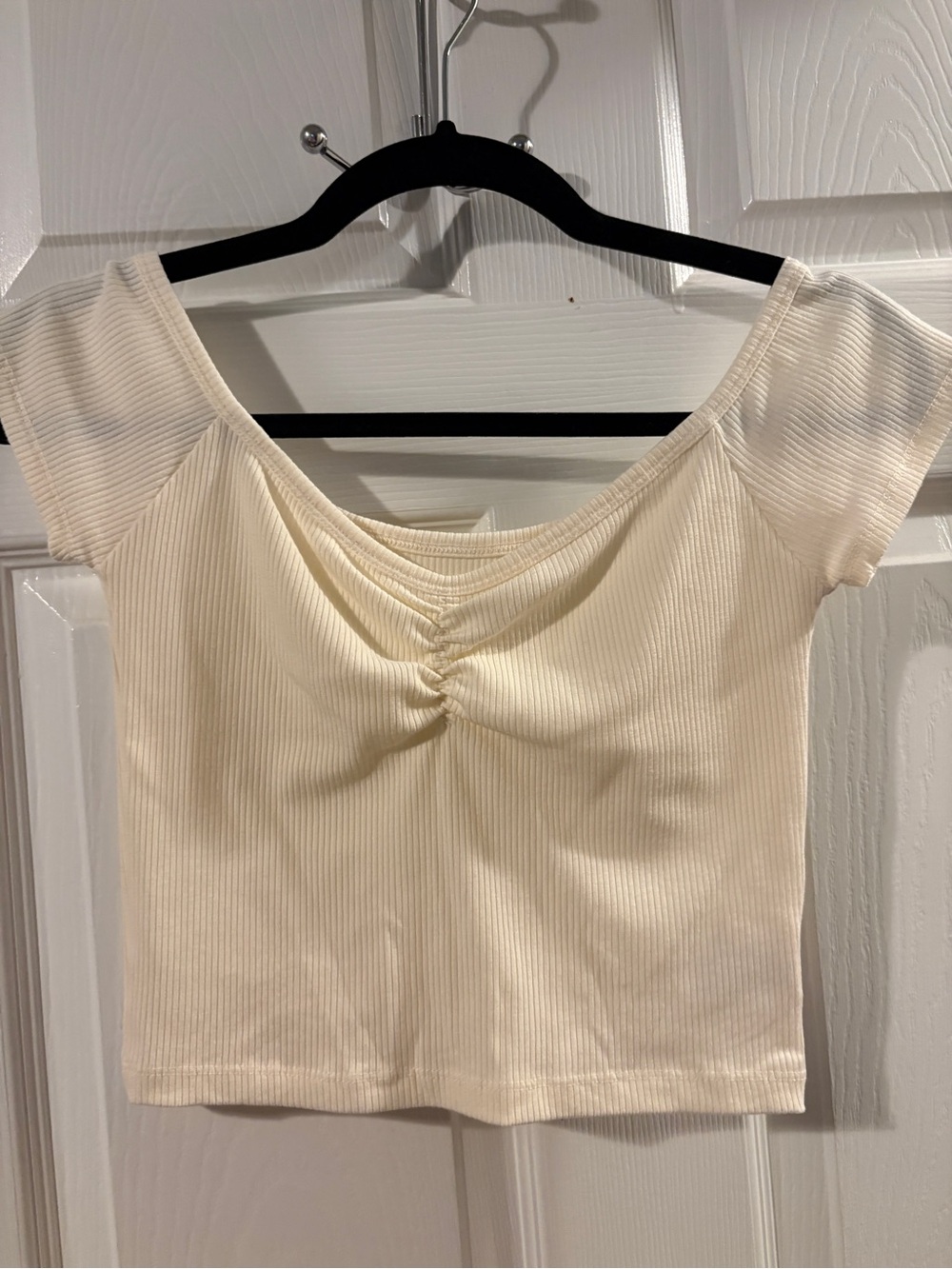 American Eagle Outfitters Cream Ribbed Ruched Scoop Crop Top